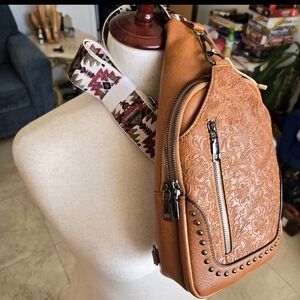 NEWSam And Hadley Sling Bag Western Style  Tan Floral Pattern Purse. Aztec Strap